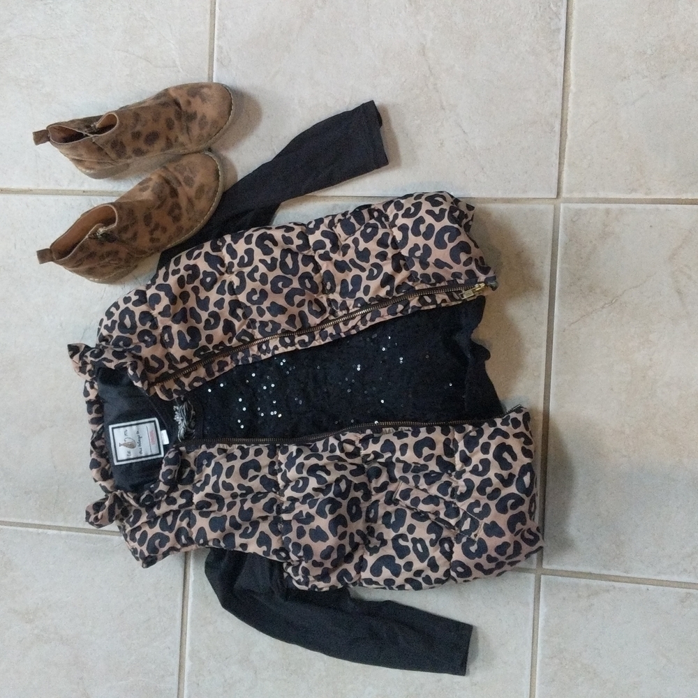 Girls 7 leopard puffer vest,size 13 shoes, top